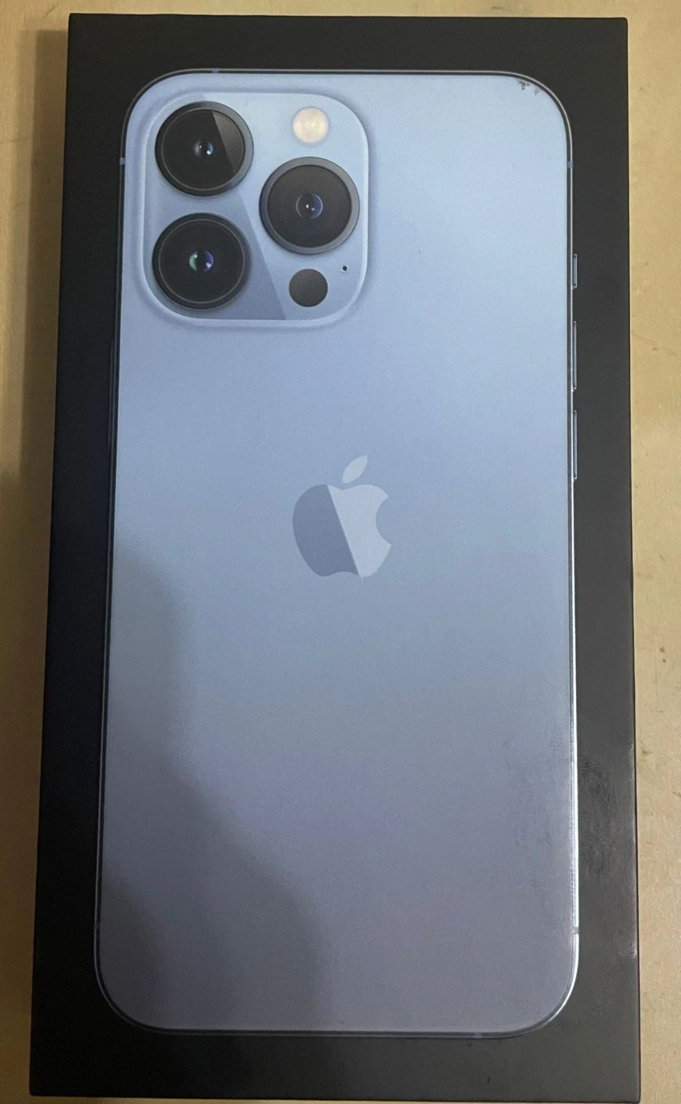 全新没开封没激活iPhone 13 Pro, 256G 远峰蓝1500 - 新加坡苹果手机 