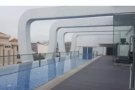 亚龙14巷升松超市对面白色新公寓有超大间三人间床位出租，只招女生！可报地址，全家