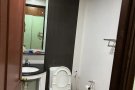 公寓单间出租，独立卫生间，价格优惠，交通方便，拎包入住，家庭设施一应俱全，免费空调，网络及水费。