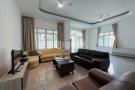 靠近景万岸和勿洛中间 changi road 半独立别墅普通房出租