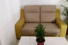 全新的沙发,实木茶几，便宜卖了! 很实惠!
