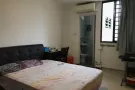 义顺 249。离地铁站3分钟，主人房出租，可以煮，可报地址，水电网全包