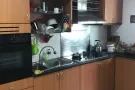 966后港九巷 , 两个女床位出租,3分钟到后港1大厦, 请电 82224427