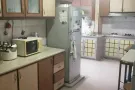 三人间男搭房出租