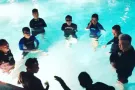 ? 1对1游泳课程 ：个人或小班儿童和成人游泳课程。