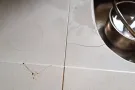 ❤️专业维修瓷砖破裂，❤️地砖起鼓，❤️补墙灰，❤️刷油漆，❤️安马桶价钱最低