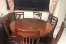 出售实木圆餐桌和皮沙发＋实木茶几
