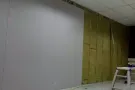 专业室内装修粉刷：油漆，整间刮腻子，个别墙面不平处理，做隔间，吊顶，修补墙体起皮脱落，维修天花板鼓包开裂，处理天花板厕所