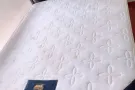 出售二手双人床架和床垫