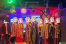 新加坡夜场直招女招待 歌星