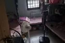 兀兰关卡女三人间床位出租