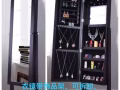 急回國，疼痛割愛出售心愛之物，海軍部自取