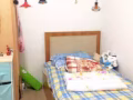 进巴亚篱笆payalebar有小公寓普通房出租 租一个人  家具： 桌子, 衣柜