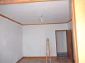 专业油漆，刮大白，组装各种家具以及吊扇，灯具，墙纸等。诚83989753
