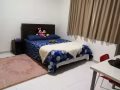 没有屋主同住，没有中介费，乌节路旁边有房出租。
