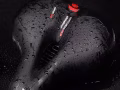 出一個全新的車座