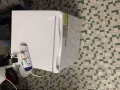 自用小冰箱，搬家用不上了！九成新！自取50送貨加20運費！有需要的老闆聯繫電話9