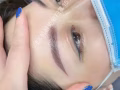 招紋眉模特