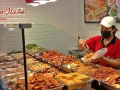 招聘餐饮摊位助手(月薪高达 S$2500)