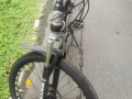 現出售一輛9.9成新，自行車，130，坎價者勿擾，謝謝 淡賓尼西地鐵站自取，89