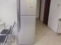 出售冰箱。衣柜。铁床 自取，给钱就卖