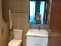 靠近美世界地铁，一室➕一厅公寓，立刻入住，3500元，全家私，环境好，装修新。