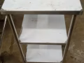 出售一批白鋼桌子，白鋼訂做，白鋼燒焊，價格公道！！
