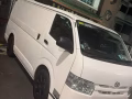 本人有一輛豐田麵包車，可以簡單搬家，物品接送，拆封木箱木櫃