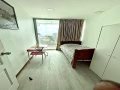 无屋主 租一位 地铁 公寓 高层 泳池 健身院 全装修 海景 空调 多设施 请电 93669088 谢谢