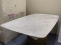 出一個自用桌子